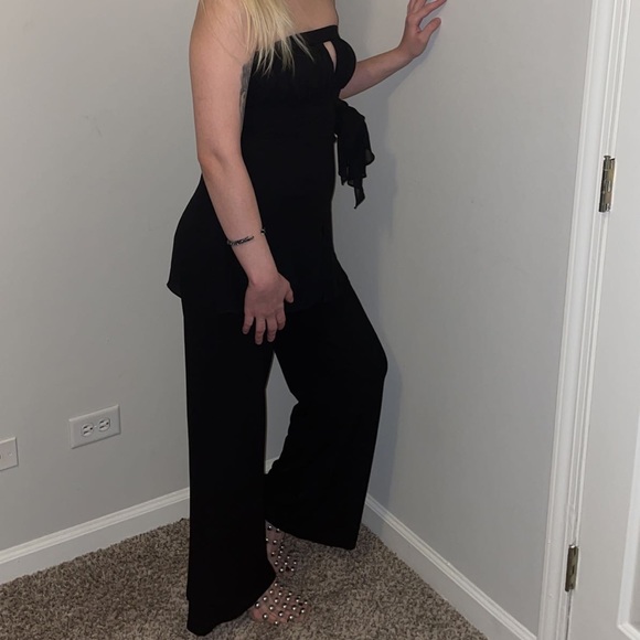 White House black market sz 2 cute jumpsuit spring date night party one piece - Picture 3 of 12